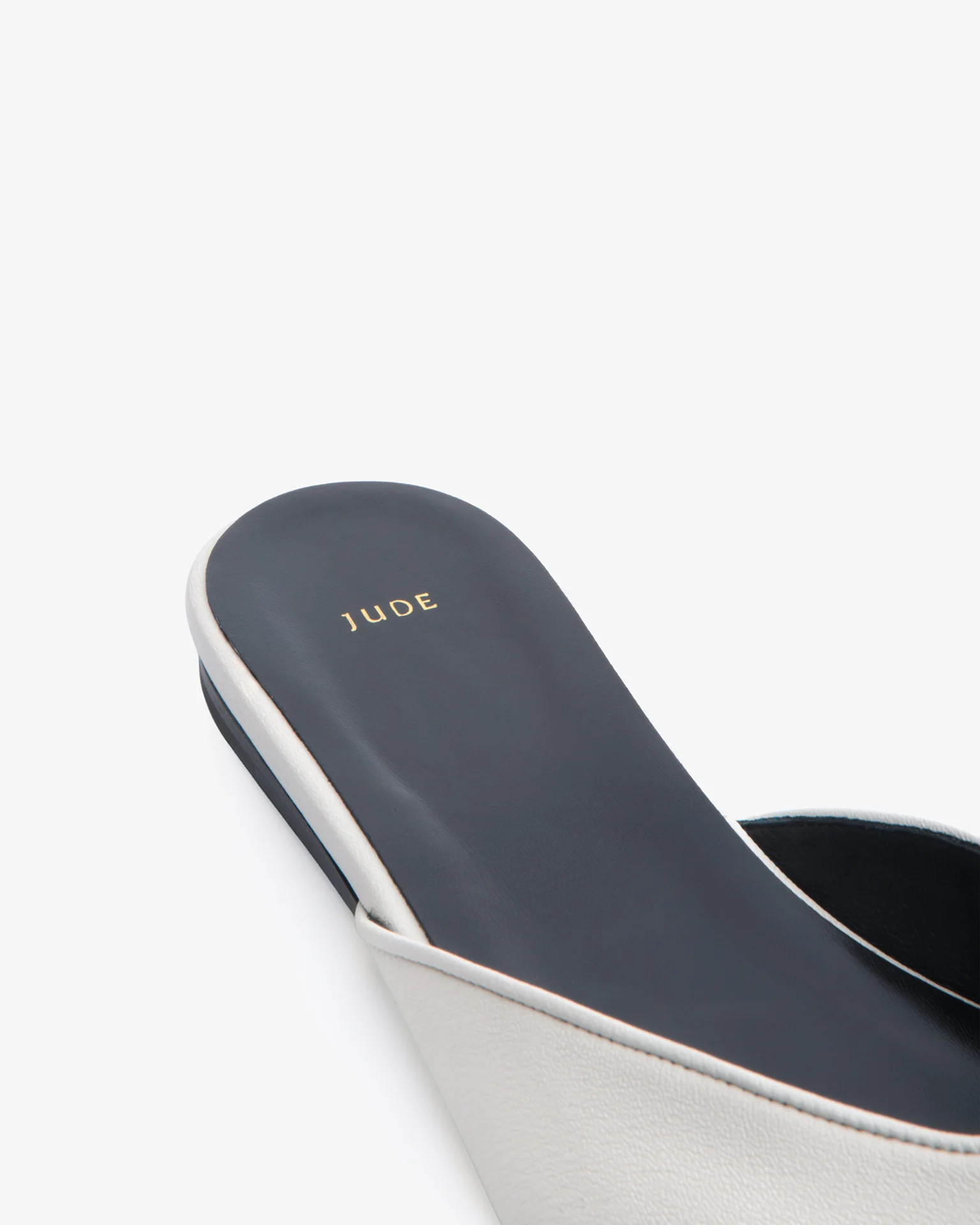 Date Flat Off-White Leather - Image 5