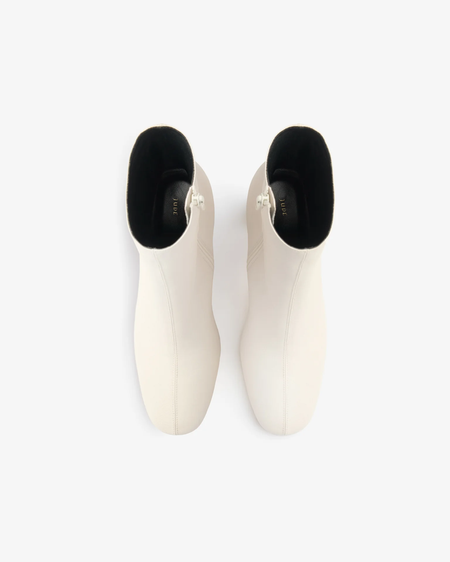 rook ankle boot in white leather - Image 3