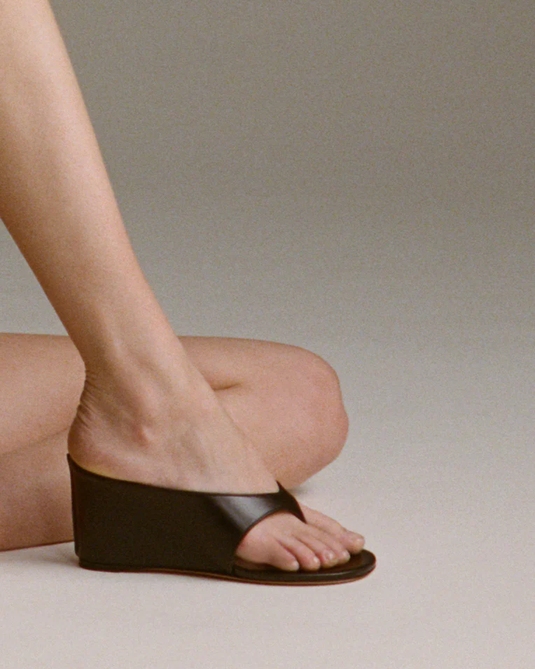 Yaga Wedge Sandal Mocha Leather - Image 2